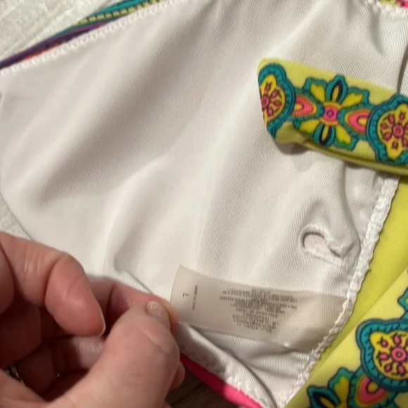 Bikini - Picture 6 of 6